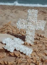 Bohosita : croix en coquillage inspiration bohème Palawan Bazar Bizar taille M